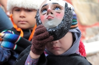 Jueves 4 de enero del 2018. Chiapa de Corzo. La Misa del Niño Parachico.  Rubisel Gómez Nigenda, El Patrón de los Parachicos acompaña esta mañana a los niños de esta comunidad quienes vestidos con los trajes tradicionales recorren las calles para re