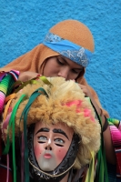 Jueves 18 de enero del 2018. Suchiapa. Las mujeres danzantes de Suchiapa. La participación de las jóvenes dentro de las danzas tradicionales de la comunidad es visible cada año cuando portan los vistosos trajes festivos del Parachico y el Torito en las
