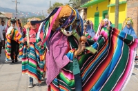 Jueves 18 de enero del 2018. Suchiapa. Las mujeres danzantes de Suchiapa. La participación de las jóvenes dentro de las danzas tradicionales de la comunidad es visible cada año cuando portan los vistosos trajes festivos del Parachico y el Torito en las