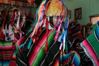 Jueves 18 de enero del 2018. Suchiapa. La danza del Parachico y el Torito. Durante la frenética danza surimba convive el Parachico y el Torito en la representación de una faena de brincos y gritos durante las celebraciones de la Fiesta de San Sebastián