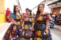 Miércoles 15 de enero del 2014. Chiapa de Corzo. Esta mañana da inicio al tradicional recorrido de Los Parachicos donde estos personajes vestidos con sarapes y mascaras de madera bailan y gritan vivas a los Patronos de esta comunidad de la Ribera del Rio Miércoles 15 de enero del 2014. Chiapa de Corzo. Esta mañana da inicio al tradicional recorrido de Los Parachicos donde estos personajes vestidos con sarapes y mascaras de madera bailan y gritan vivas a los Patronos de esta comunidad de la Ribera del Rio