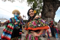 Miércoles 15 de enero del 2014. Chiapa de Corzo. Esta mañana da inicio al tradicional recorrido de Los Parachicos donde estos personajes vestidos con sarapes y mascaras de madera bailan y gritan vivas a los Patronos de esta comunidad de la Ribera del Rio 