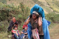 Martes 19 de diciembre del 2017. Zinacatan, Chiapas. Los Floreros continúan con el recorrido de recolección de la Flor de Niluyarilo en las comunidades de la región de Los Altos de Chiapas continuando con el regreso hacia Chiapa de Corzo y Villa de íc