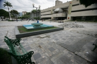 Viernes 1 de julio. Aspecto de los trabajos del parque central donde los trabajadores iniciaron a levantar los mosaicos dejando por días los escombros en el lugar dejando tirada la obra.