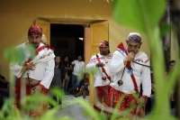 Sábado 24 de diciembre del 2016. Tuxtla Gutiérrez. Los danzantes de la comunidad indÃgena zoque bailan durante las celebraciones de la navidad en los altares donde se levanta el pesebre y las plantas que servirán para los rituales del año nuevo Sábado 24 de diciembre del 2016. Tuxtla Gutiérrez. Los danzantes de la comunidad indÃgena zoque bailan durante las celebraciones de la navidad en los altares donde se levanta el pesebre y las plantas que servirán para los rituales del año nuevo
