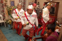 Jueves 24 de diciembre del 2015. Tuxtla Gutiérrez. La Danza de los Pastores. Los danzantes de la etnia Zoque de la depresión central del estado de Chiapas realizan la “levantada” de los nacimientos en las diferentes casas de los priostes y mayordomos de e
