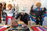 Viernes 4 de agosto del 2017. Chiapa de Corzo. Guadalupe Rubisel Gómez Nigenda, quien es el Patrón de los Parachicos en conferencia de prensa hace un severo llamado a la defensa de la corrupción de la imagen del Parachico y defender el uso respetuoso de l