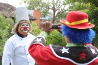 Miércoles 1 de junio. Los Payasos aquí presentes tienen derecho a gobernar el país, "ya que cualquier payaso lo hace, por eso nosotros también tenemos derecho". Atte los Payasos.  Los payasitos del sureste de México se reúnen en Tuxtla Gutiérrez para real