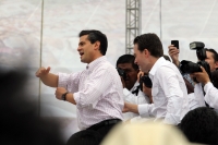 Jueves 10 de noviembre. Peña Nieto acompaña al Huero Velazco