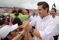 Jueves 10 de noviembre. Peña Nieto acompaña al Huero Velazco
