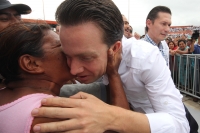 Jueves 10 de noviembre. Peña Nieto acompaña al Huero Velazco