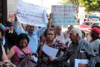 Jueves 1 de marzo del 2018. Tuxtla Gutiérrez. Pensionados protestan en el Congreso Local y se exigen cumplimiento a la diputada Rodrí­guez Ovando del PVEM.