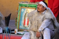 9 de diciembre del 2013. Tuxtla Gutiérrez. Peregrinos de los diferentes parajes y comunidades de San Juan Chamula recorren las iglesias y ermitas de la Virgen de Guadalupe ubicadas en el sureste de México, esto a pesar de los más de 34 grados que se regis
