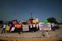 Lunes 3 de agosto del 2020. Tuxtla Gutiérrez. Al inicio de la marcha de padres de niños con cáncer esta mañana en el hospital Pediátrico de Chiapas hacia la Glorieta de la Diana