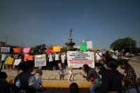Lunes 3 de agosto del 2020. Tuxtla Gutiérrez. Al inicio de la marcha de padres de niños con cáncer esta mañana en el hospital Pediátrico de Chiapas hacia la Glorieta de la Diana