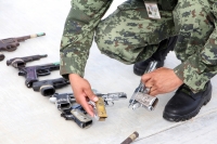 Miércoles 26 de julio del 2017. Tuxtla Gutiérrez. Autoridades castrenses de Chiapas y Tabasco en las instalaciones del 20 Batallón de Infantería dan inicio a la ceremonia de destrucción de armamento decomisado en diferentes operativos judiciales en el sur