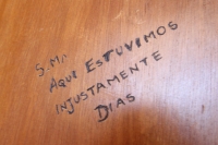 Lunes 25 de julio. Marcas en las paredes y la vieja estructura inmobiliaria de un antiguo balneario y centro de espectáculos para adultos se mantienen en la Finca Pitiquito que hasta hace algunos días fuera la principal Casa de Arraigo en el estado de Chi