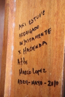 Lunes 25 de julio. Marcas en las paredes y la vieja estructura inmobiliaria de un antiguo balneario y centro de espectáculos para adultos se mantienen en la Finca Pitiquito que hasta hace algunos días fuera la principal Casa de Arraigo en el estado de Chi