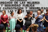Martes 11 de septiembre del 2018. Tuxtla Gutiérrez. Elementos de las corporaciones policiacas de la capital del estado de Chiapas reciben diploma y reconocimiento por participar en el diplomado sobre ««Derechos de la Mujer y Seguridad Pública, Taller d