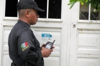 Martes 12 de julio. Elementos de la Policía Municipal realizan un operativo en el domicilio marcado con el número 445 de la 11 poniente sur donde detuvieron a dos sujetos por presuntos artículos robados denunciados por los vecinos del lugar.
