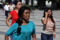 Viernes 7 de noviembre del 2014. Tuxtla Gutiérrez. Los estudiantes chiapanecos inician esta tarde Las Jornadas de Protestas Alternativas proponiendo respeto y actividades culturales para manifestar apoyo a los estudiantes de Ayotzinapa cantando el Himno a