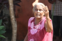Jueves 21 de julio. Habitantes de la comunidad Punta Flor en la costa de Chiapas, viven desde hace 3 semanas en medio de las aguas que la creciente ha formando en el rio Lagartero afectando esta población pesquera del municipio de Arriaga.