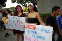 Domingo 23 de noviembre del 2014. Tuxtla Gutiérrez. Organizaciones feministas y sociales durante la Marcha de las Putas 2014 esta tarde en la capital del estado de Chiapas.