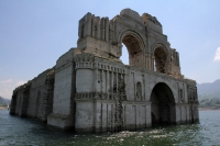 Martes 6 de octubre del 2015. Tecpatan. Iglesia de Quechula. San Juan Quechula o Quechula Viejo, es una antigua población que representó un asentamiento donde los frailes dominicos construyeron esta singular edificación al par del convento de Tecpatan, ba