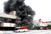 Lunes 7 de octubre del 2020. Tuxtla Gutiérrez. Destrozos y vehículos incendiados durante las manifestaciones por plaza y matriculas matricula en escuelas normales de Chiapas
