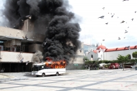 Lunes 7 de octubre del 2020. Tuxtla Gutiérrez. Destrozos y vehículos incendiados durante las manifestaciones por plaza y matriculas matricula en escuelas normales de Chiapas