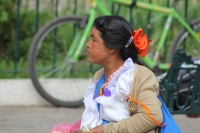 Viernes 12 de octubre del 2012. San Cristóbal de las Casas, Chiapas. Indígenas de los altos ven con indiferencia el día que conmemora el día de la raza.