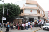 Jueves 10 de agosto del 2107. Tuxtla Gutiérrez. Largas filas para solicitar actas de nacimiento en el registro civil de Tuxtla.