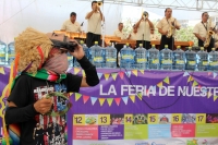 Sábado 19 de agosto del 2017. Tuxtla Gutiérrez. La modesta economía local se ver reflejada durante la elaboración del pozol más grande del mundo en la Feria de San Roque.