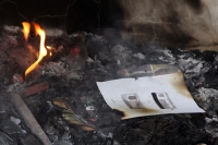 Miércoles 27 de junio del 2012. Pueblo Nuevo Solistahuacan, Chiapas.Habitantes de comunidad Rincón Chamula protagonizaron la víspera de este día un enfrentamiento dejando como saldo 6 casa 7 8 vehículos incendiados; provocados por un accidente entre una c