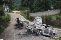 Miércoles 27 de junio del 2012. Pueblo Nuevo Solistahuacan, Chiapas.Habitantes de comunidad Rincón Chamula protagonizaron la víspera de este día un enfrentamiento dejando como saldo 6 casa 7 8 vehículos incendiados; provocados por un accidente entre una c
