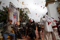 Martes 1 de diciembre del 2020. San Cristóbal de las Casas. Rompimiento de Cuetes en la Iglesia de Guadalupe Martes 1 de diciembre del 2020. San Cristóbal de las Casas. Rompimiento de Cuetes en la Iglesia de Guadalupe