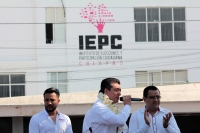 Miércoles 21 de marzo del 2018. Tuxtla Gutiérrez. Rutilio Escandon Cadenas, presenta esta mañana su inscripción. Para ser candidato por Juntos Haremos Historia esta mañana en las instalaciones del IEPC en Chiapas.