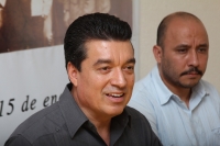 Martes 7 de Febrero del 2012. Rutilio continuara aspirando la candidatura y afirma que el consejo político del PRD continua ausente del PRD. Tuxtla Gutiérrez, Chiapas. En conferencia de prensa el senador Rutilio Escandón Cadena habla sobre el proceso de s