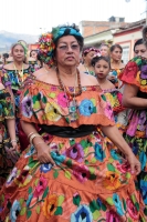 Domingo 14 de enero del 2018. Chiapa de Corzo. Saludos al Santo. Las Chiapanecas vestidas con su traje tradicional adornado con flores bordadas recorren las calles en una procesión para saludar al San Sebastián durante los primeros dÃÂas de la Fiesta de Domingo 14 de enero del 2018. Chiapa de Corzo. Saludos al Santo. Las Chiapanecas vestidas con su traje tradicional adornado con flores bordadas recorren las calles en una procesión para saludar al San Sebastián durante los primeros dÃÂas de la Fiesta de