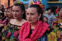 Domingo 14 de enero del 2018. Chiapa de Corzo. Saludos al Santo. Las Chiapanecas vestidas con su traje tradicional adornado con flores bordadas recorren las calles en una procesión para saludar al San Sebastián durante los primeros dÃÂas de la Fiesta de Domingo 14 de enero del 2018. Chiapa de Corzo. Saludos al Santo. Las Chiapanecas vestidas con su traje tradicional adornado con flores bordadas recorren las calles en una procesión para saludar al San Sebastián durante los primeros dÃÂas de la Fiesta de