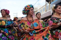 Domingo 14 de enero del 2018. Chiapa de Corzo. Saludos al Santo. Las Chiapanecas vestidas con su traje tradicional adornado con flores bordadas recorren las calles en una procesión para saludar al San Sebastián durante los primeros dí­as de la Fiesta de