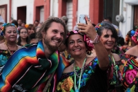 Domingo 14 de enero del 2018. Chiapa de Corzo. Saludos al Santo. Las Chiapanecas vestidas con su traje tradicional adornado con flores bordadas recorren las calles en una procesión para saludar al San Sebastián durante los primeros dí­as de la Fiesta de