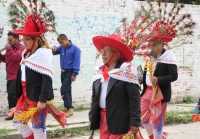 Jueves 17 de agosto del 2017. Tuxtla Gutiérrez. Continúan los recorridos de los danzantes zoques de San Roque siguiendo el lado norte de la ciudad donde se visita la iglesia de San jacinto.
