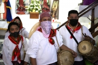 20210425. Tuxtla G. Las familias dela comunidad Zoque realizan las ofrendas en honor a San Marcos, patrono de la capital del estado de Chiapas