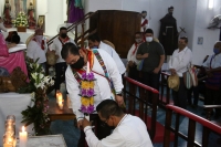 20210425. Tuxtla G. Las familias dela comunidad Zoque realizan las ofrendas en honor a San Marcos, patrono de la capital del estado de Chiapas