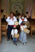 20210425. Tuxtla G. Las familias dela comunidad Zoque realizan las ofrendas en honor a San Marcos, patrono de la capital del estado de Chiapas