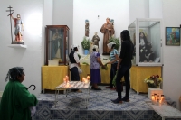 Domingo 14 de mayo del 2017. Tuxtla Gutiérrez. Los festejos  a San Pascual Bailón da inicio este domingo con las actividades organizadas por la Priosteria del  Cerrito quienes tienen en su resguardo las famosas reliquias. Estas replicas del esqueleto son 