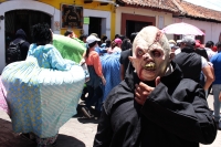 Viernes 30 de agosto del 2019. San Cristóbal de las Casas. Qué Panzudos. Los personajes que satirizan y ríen durante las procesiones patronales en las calles de San Cristóbal de las Casas durante las celebraciones patronales del Barrio de San Ramón.