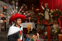 Viernes 17 de agosto del 2018. Tuxtla Gutiérrez. La Danza de San Roque o Jatararoque Etzé. La comunidad zoque lleva a cabo el recorrido del Baile de los cuatro Patrones de la ciudad San Jacinto, Santo Domingo, San Bartolomé y San Roque durante las fest