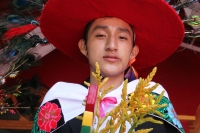 Miércoles 16 de agosto del 2017. Tuxtla Gutiérrez. Los grupos de danzantes tradicionales de la comunidad Zoque celebran los festejos del Santo Patrono del Barrio de San Roque bailando con la música del carrizo y tambor recorriendo las calles de la ciudad 
